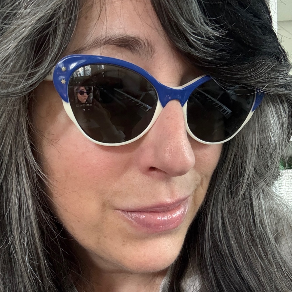 Vintage Blue and cream Women's Sunglasses Cateye petite frames glasses - Picture 8 of 8